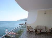 Koral Guest House, Yalta